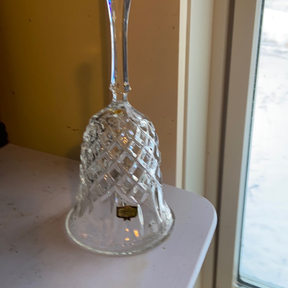Crystal bell